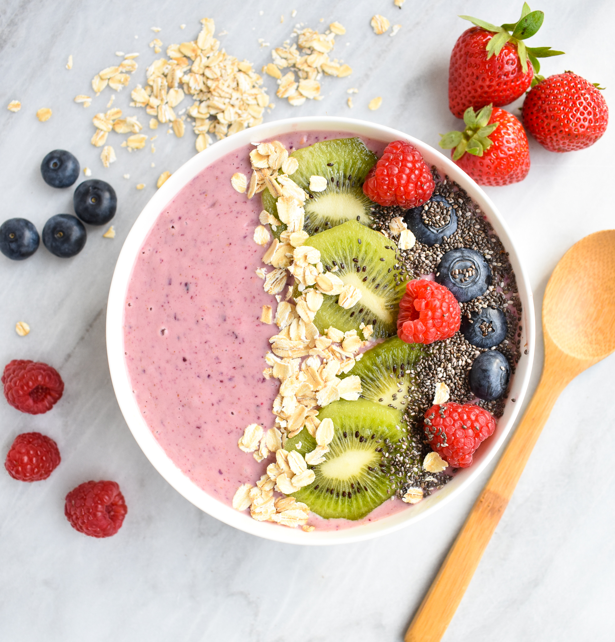 https://www.rachelpaulsfood.com/wp-content/uploads/2019/12/smoothie-bowl-above-close.jpg