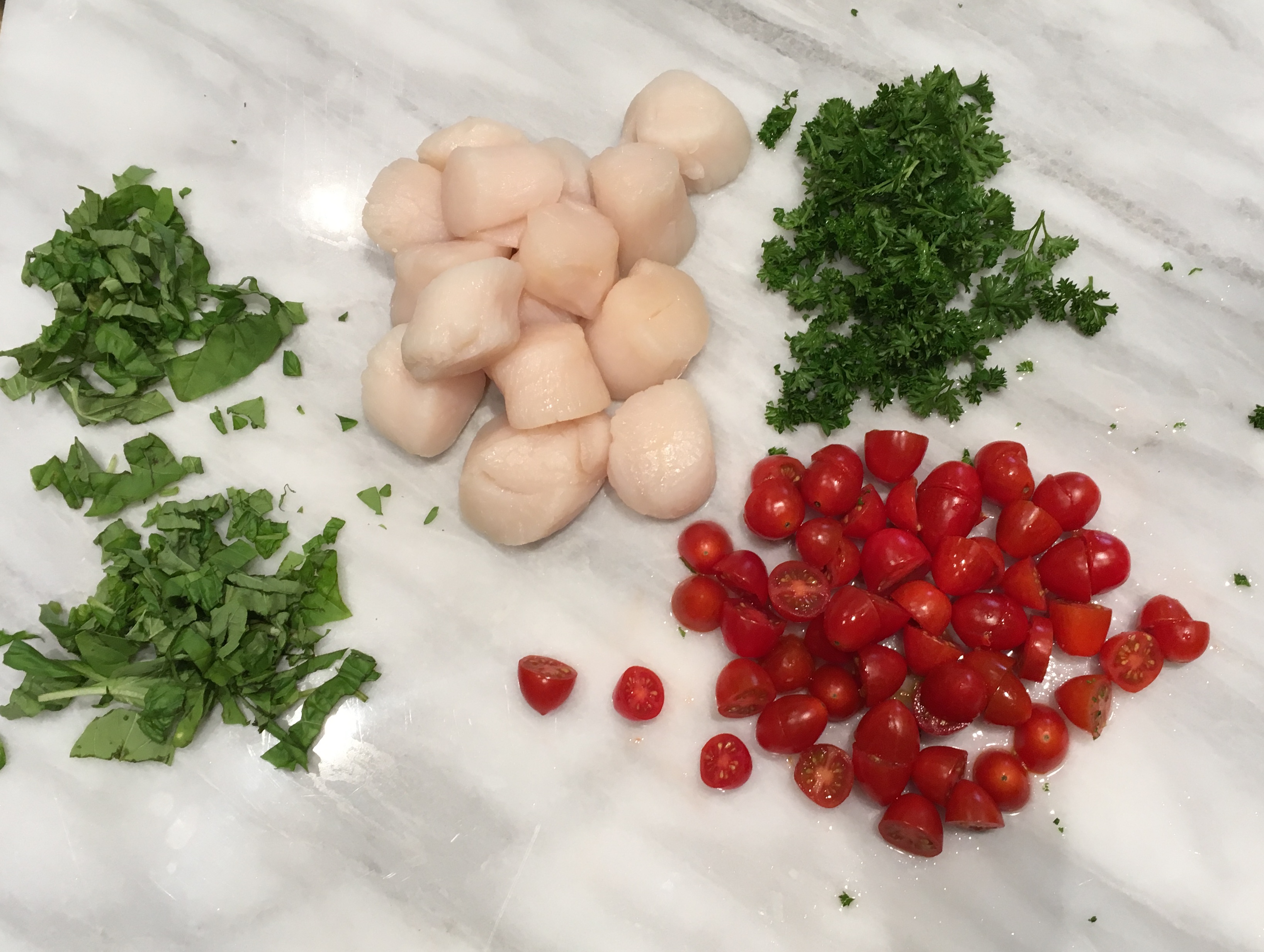 LowFODMAP Seared Scallops with Cherry Tomatoes; Glutenfree, Dairy