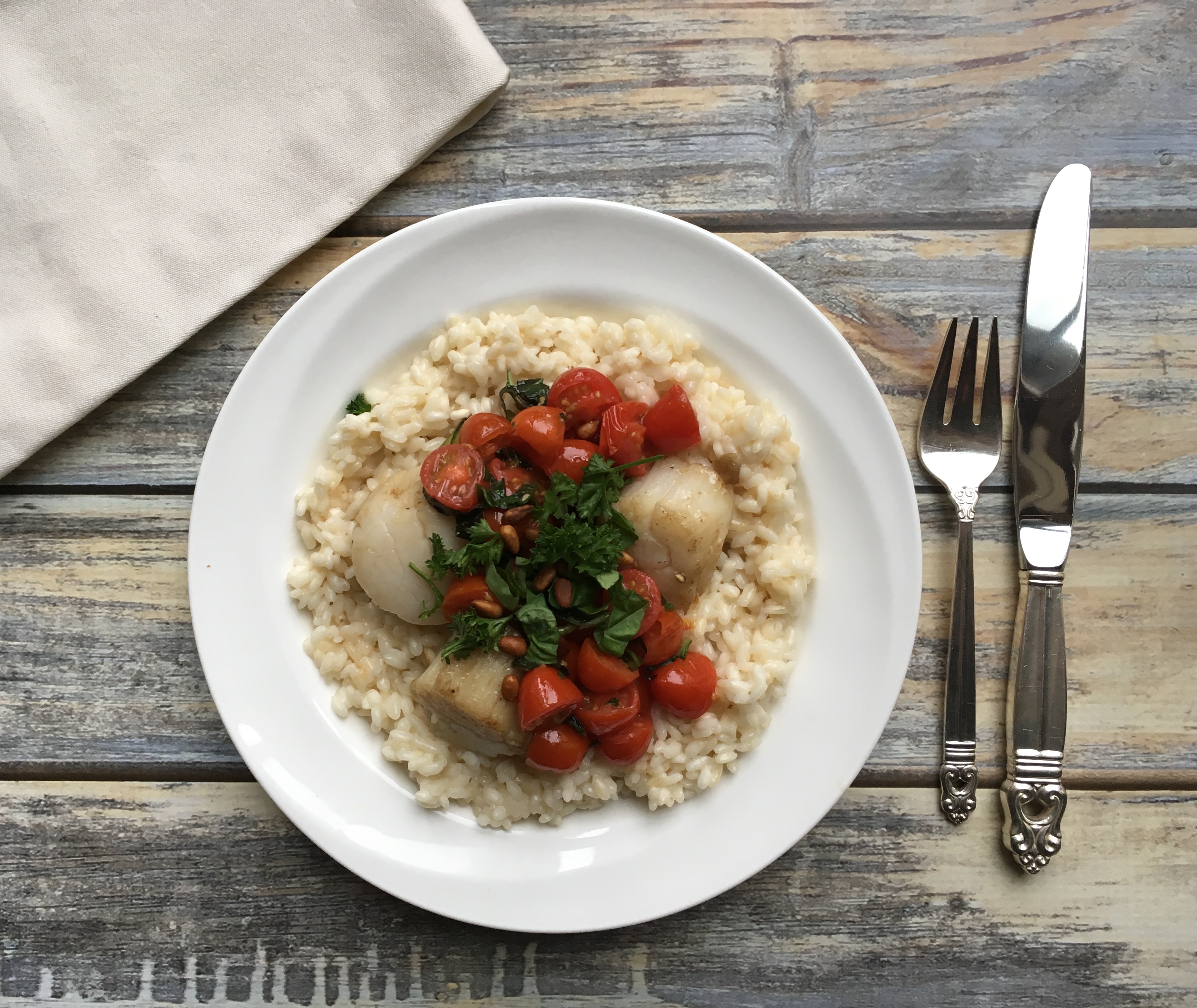 LowFODMAP Seared Scallops with Cherry Tomatoes; Glutenfree, Dairy