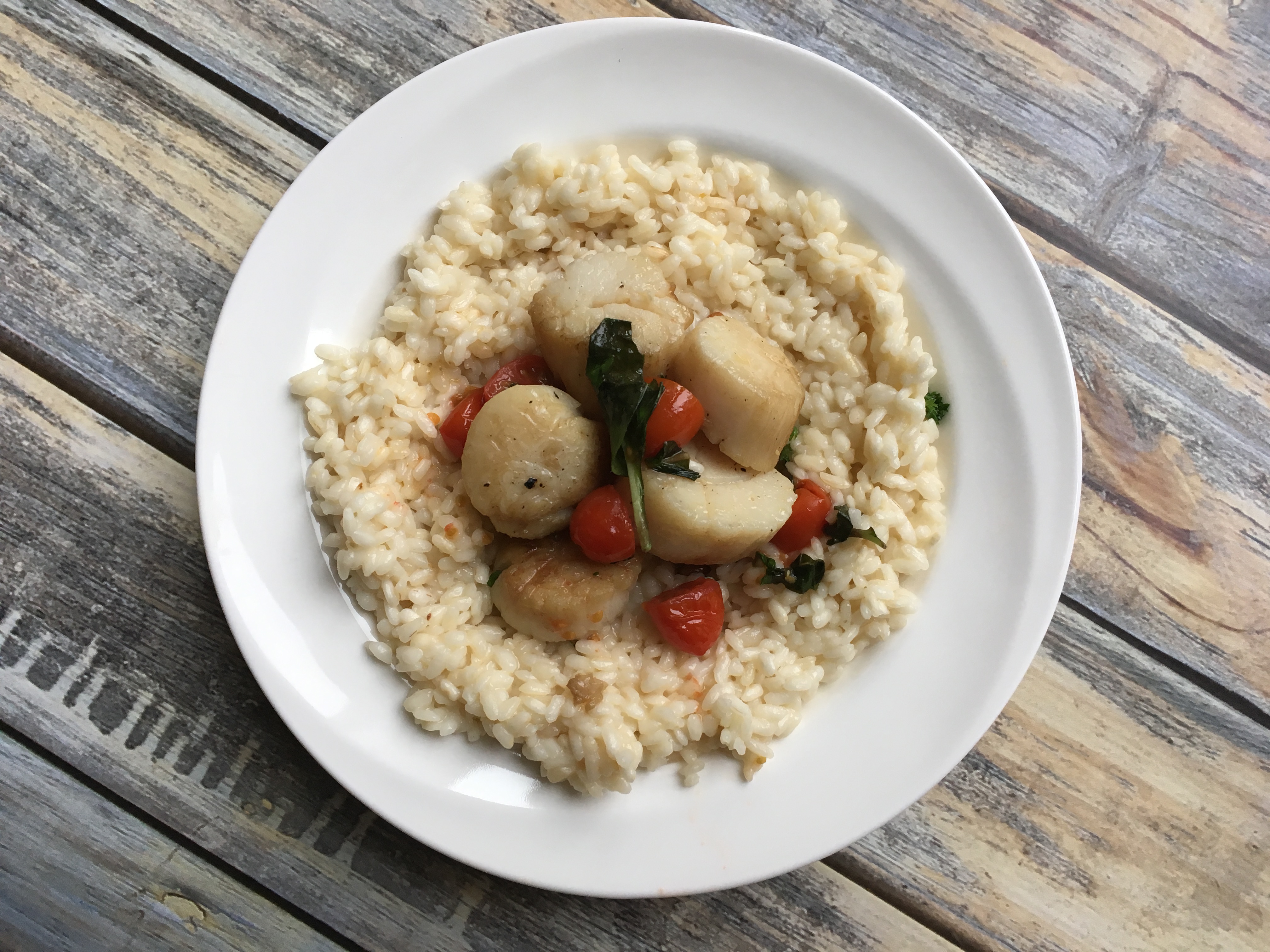 LowFODMAP Seared Scallops with Cherry Tomatoes; Glutenfree, Dairy