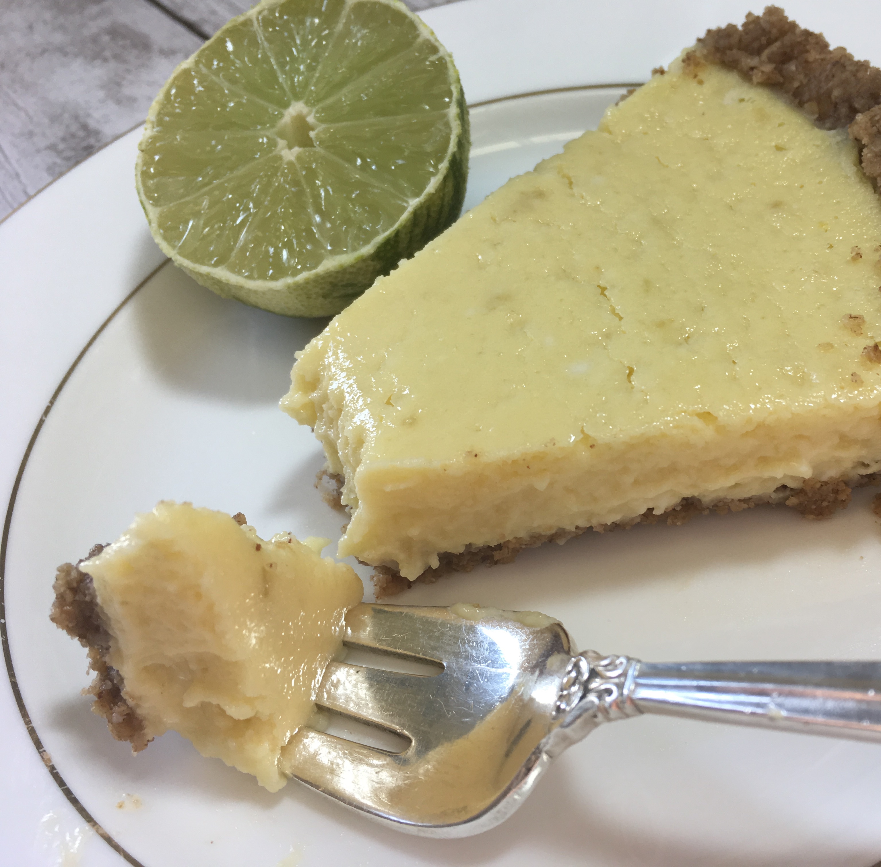 The Best LowFODMAP (Key) Lime Pie with LowFODMAP OatNut Crust