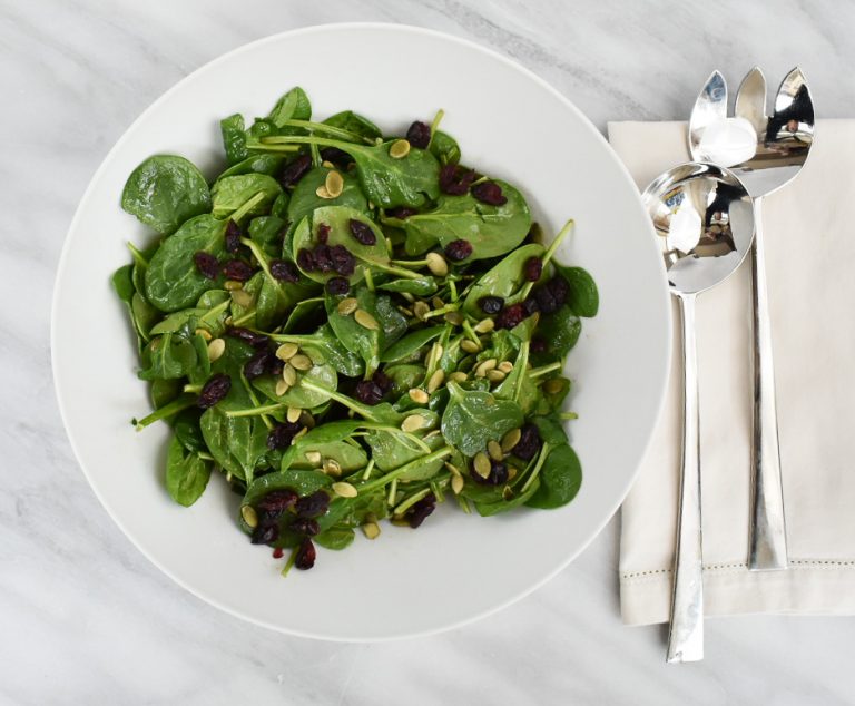 LowFODMAP Spinach Salad with Cranberries & Pumpkin Seeds & LowFODMAP